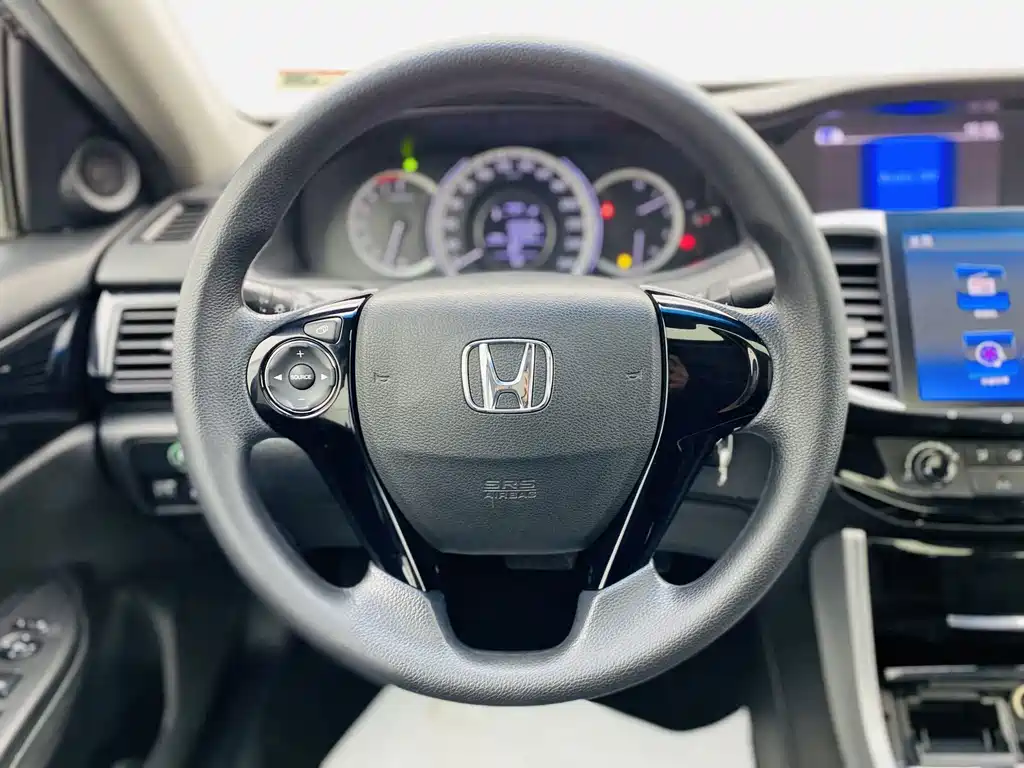 Honda Accord 2017 — фото 8