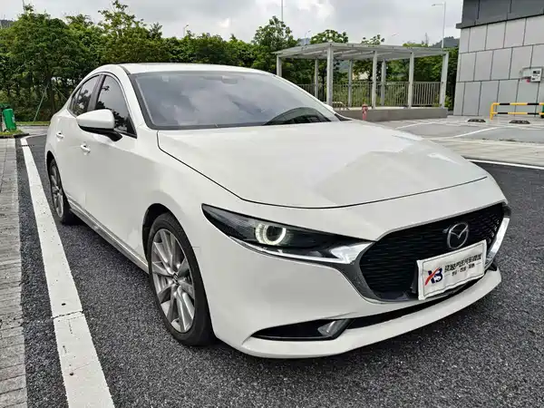 Mazda 3 Axela 2023