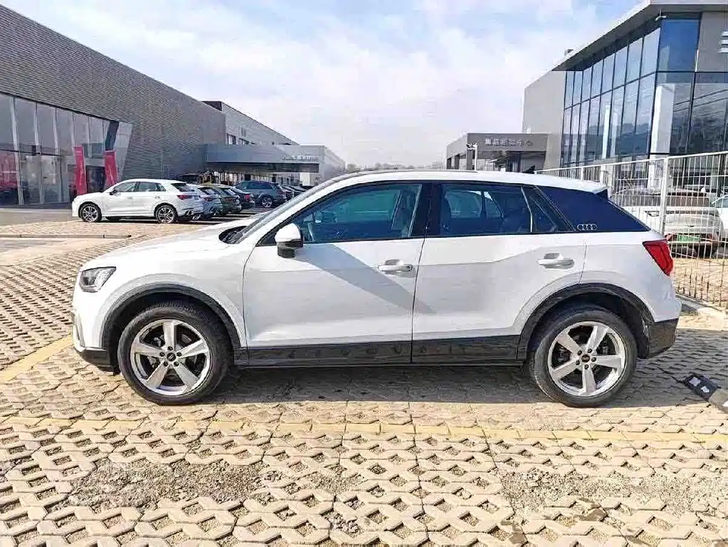 Audi Q2L 2022