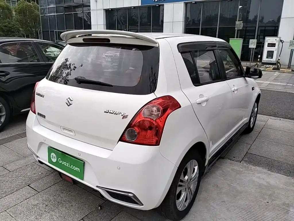 Suzuki Swift 2014 — фото 7
