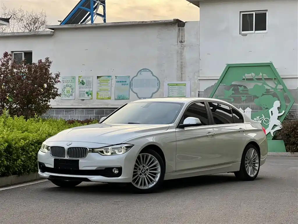 BMW 3 Series 2018 — фото 1