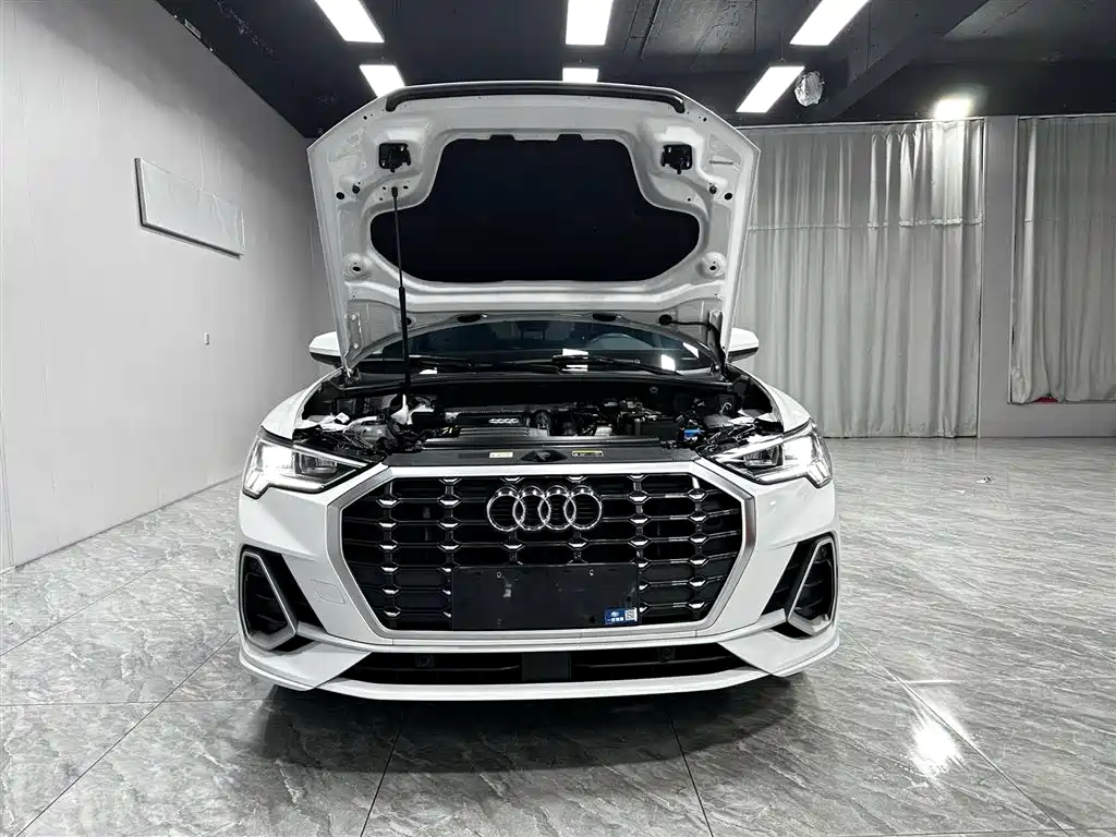 Audi Q3 2022 — фото 9