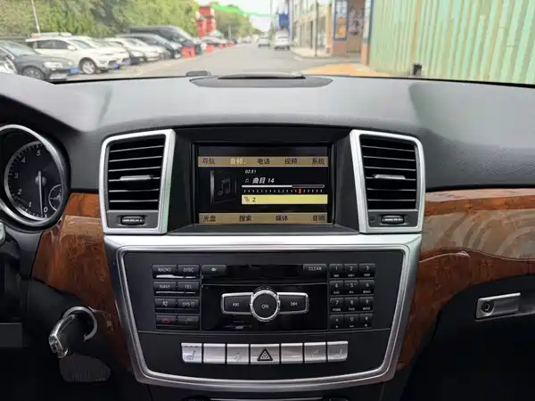 Mercedes-Benz M-Class 2012