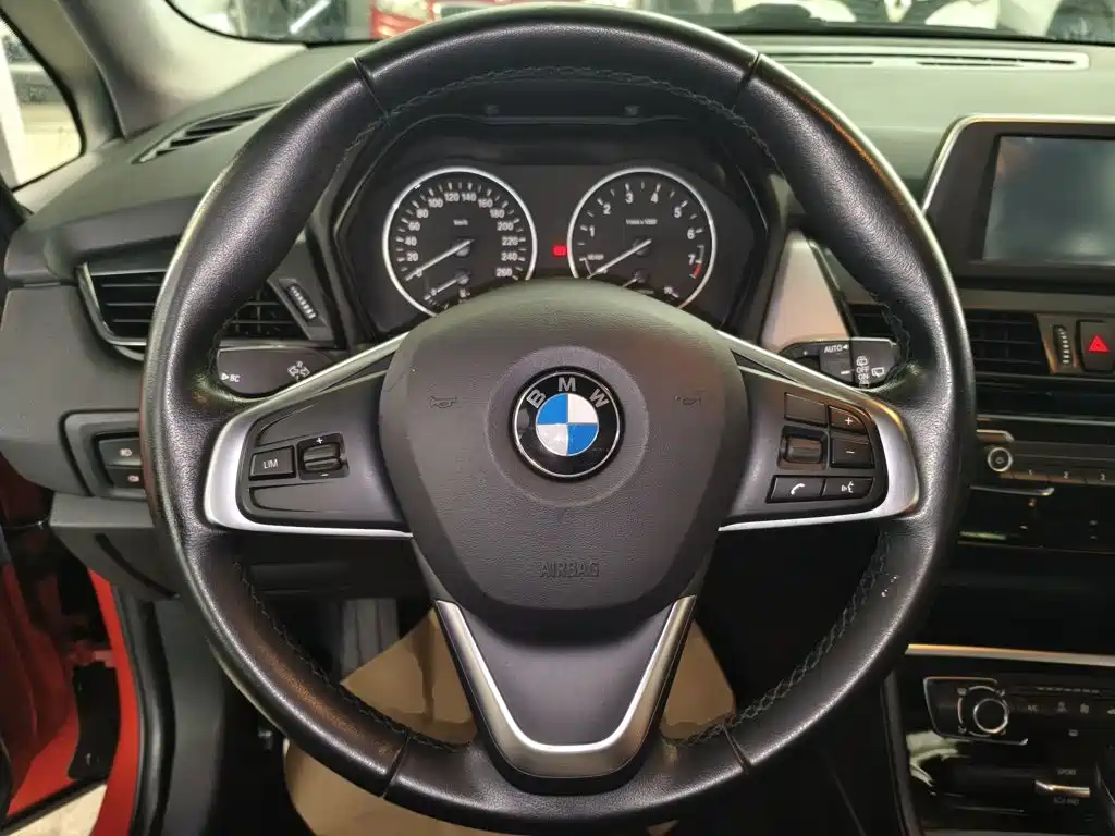 BMW 2 Series Active Tourer 2016 — фото 11