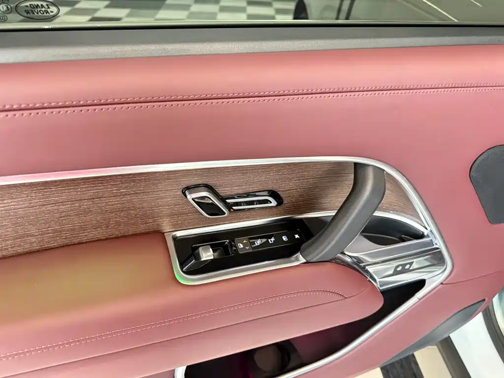 Land Rover Range Rover 2023 — фото 16