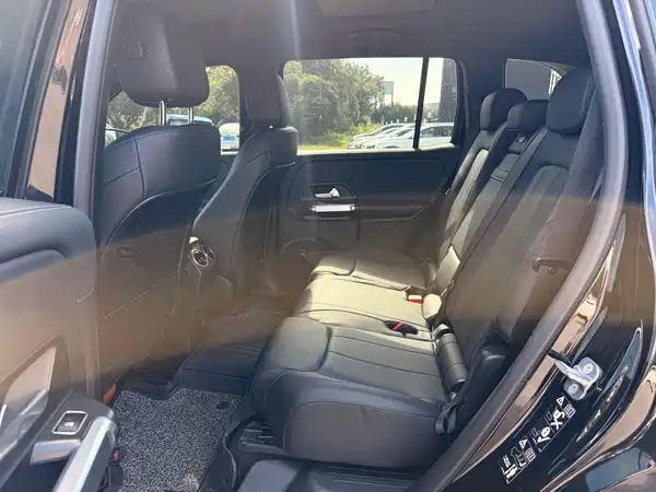 Mercedes-Benz GLB 2023