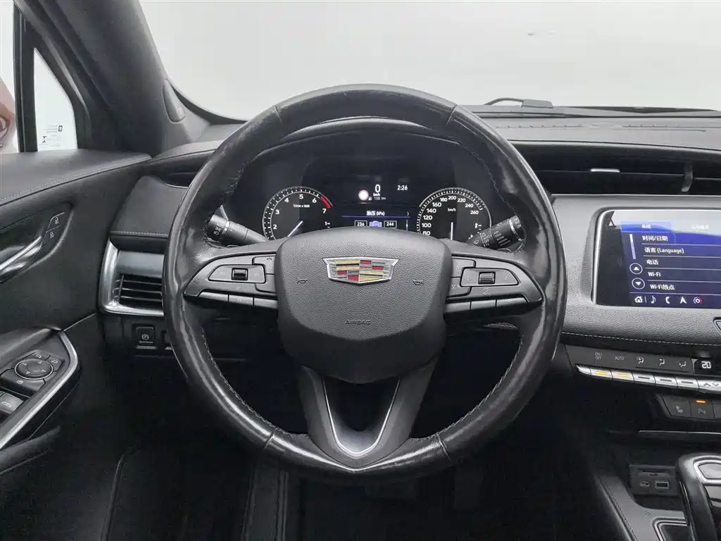 Cadillac XT4 2019 — фото 11