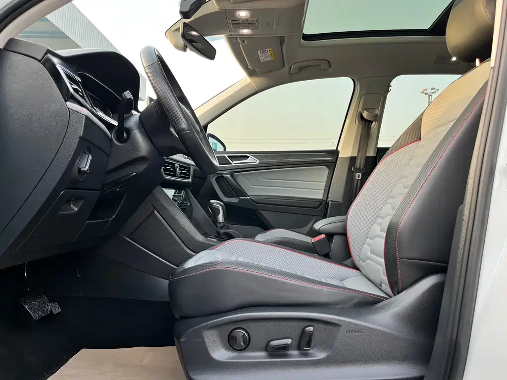Volkswagen Tiguan L New Energy 2023 — фото 17