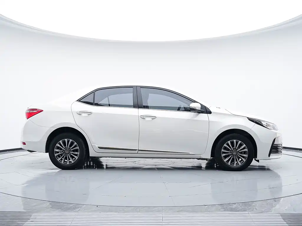 Toyota Corolla 2017 — фото 27