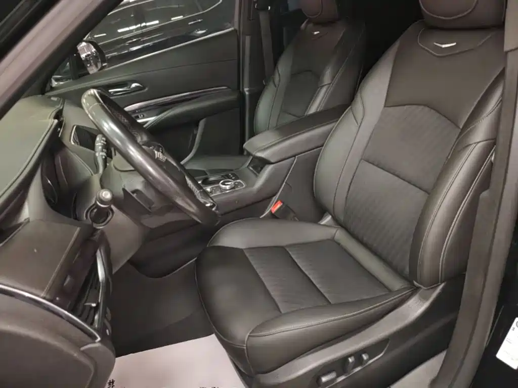 Cadillac XT4 2020 — фото 15