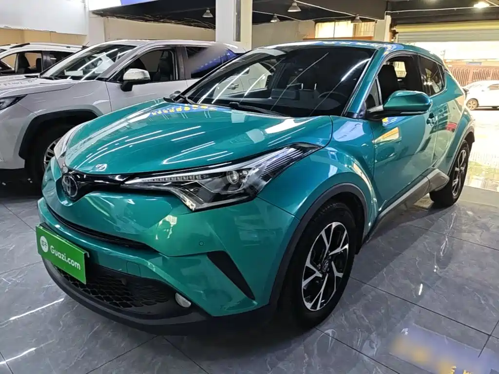 Toyota C-HR 2019 — фото 1
