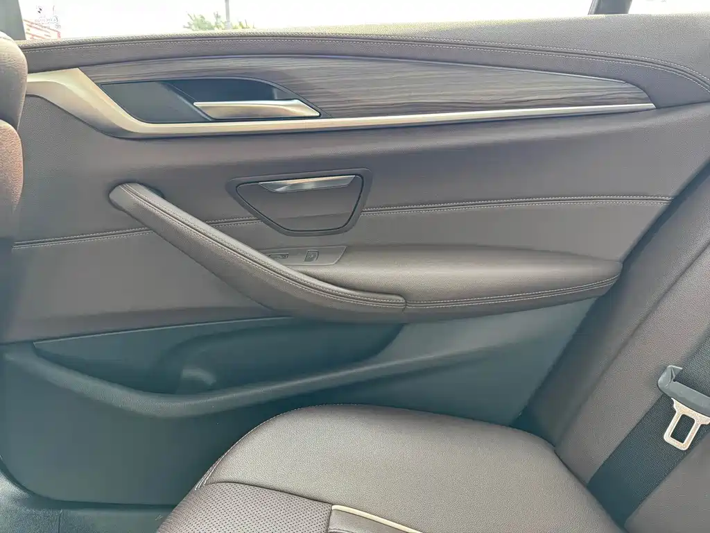 BMW 5 Series New Energy 2021 — фото 17