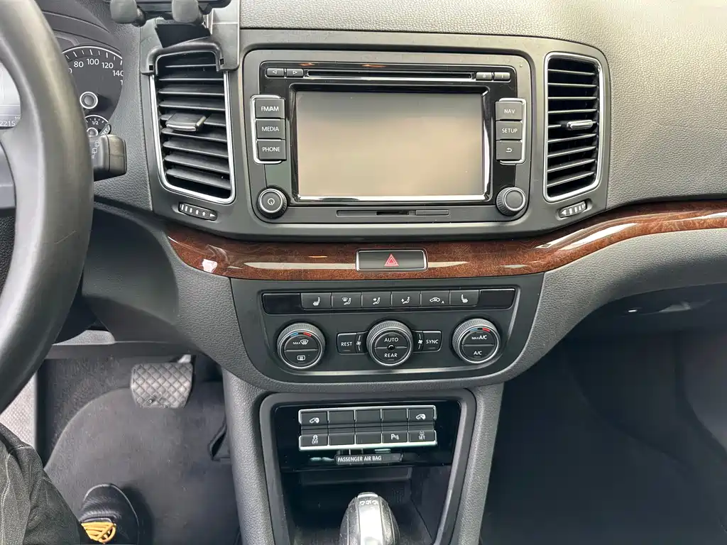 Volkswagen Sharan 2016 — фото 16