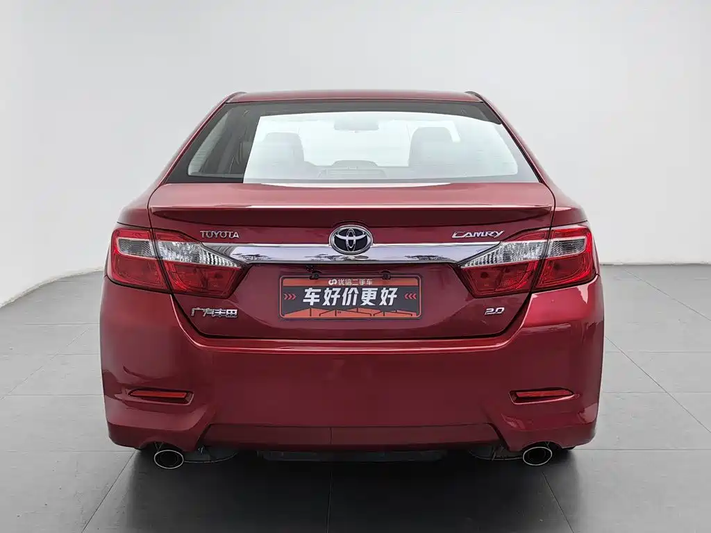 Toyota Camry 2014 — фото 4