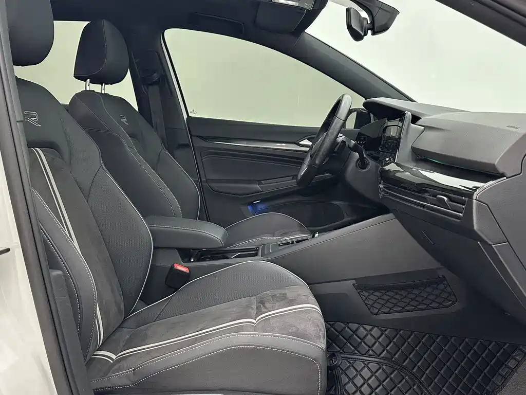 Volkswagen Golf 2024