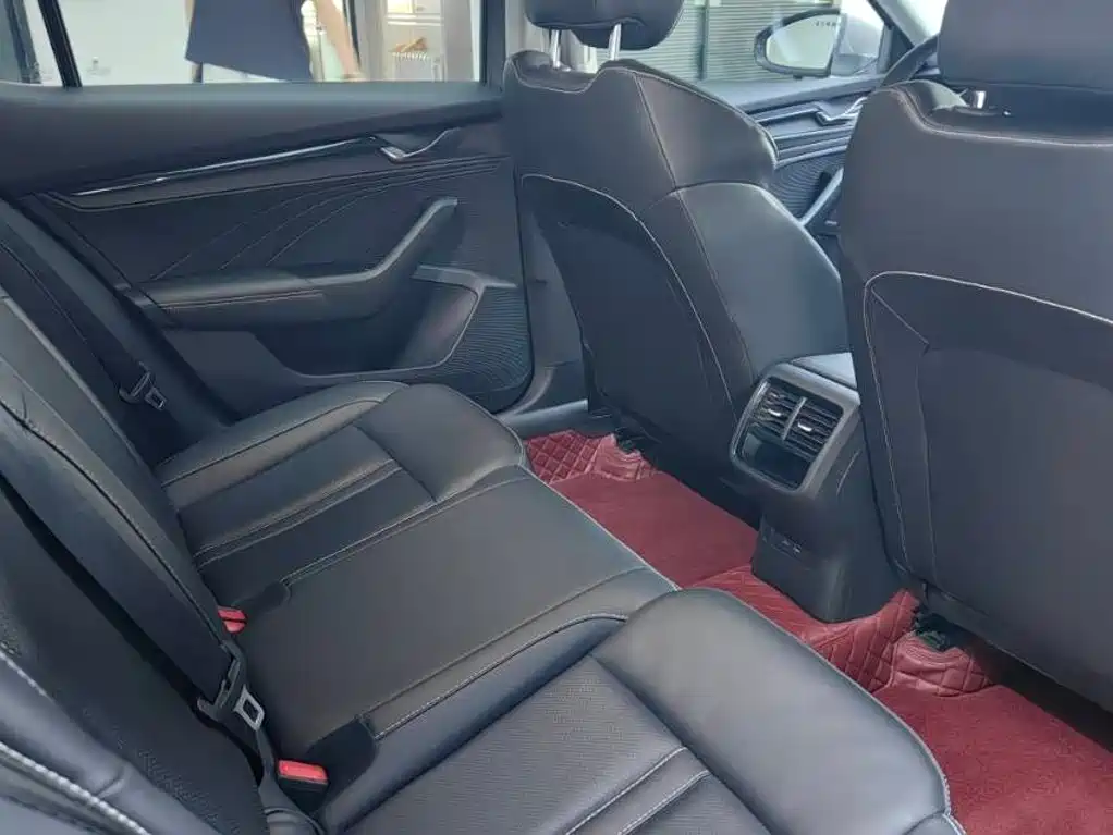 Skoda Octavia 2023 — фото 14