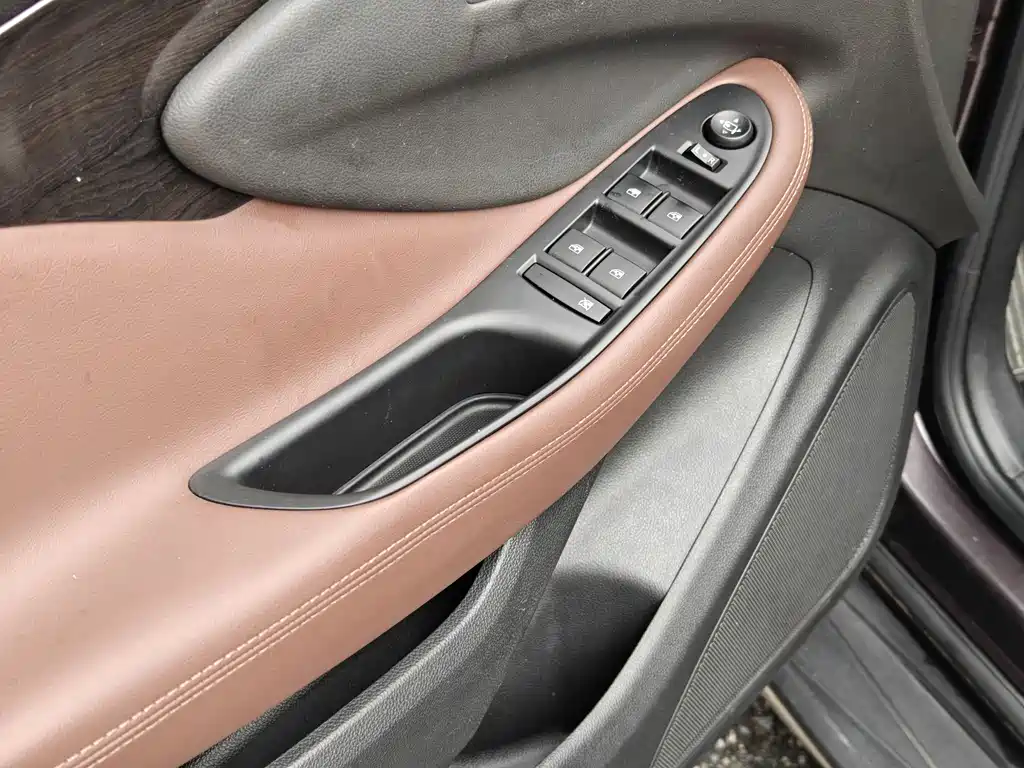 Buick Envision Plus 2016 — фото 7