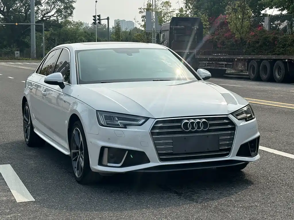 Audi A4L 2019 — фото 3