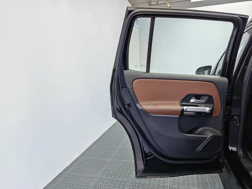 Mercedes-Benz GLB 2023 — фото 14