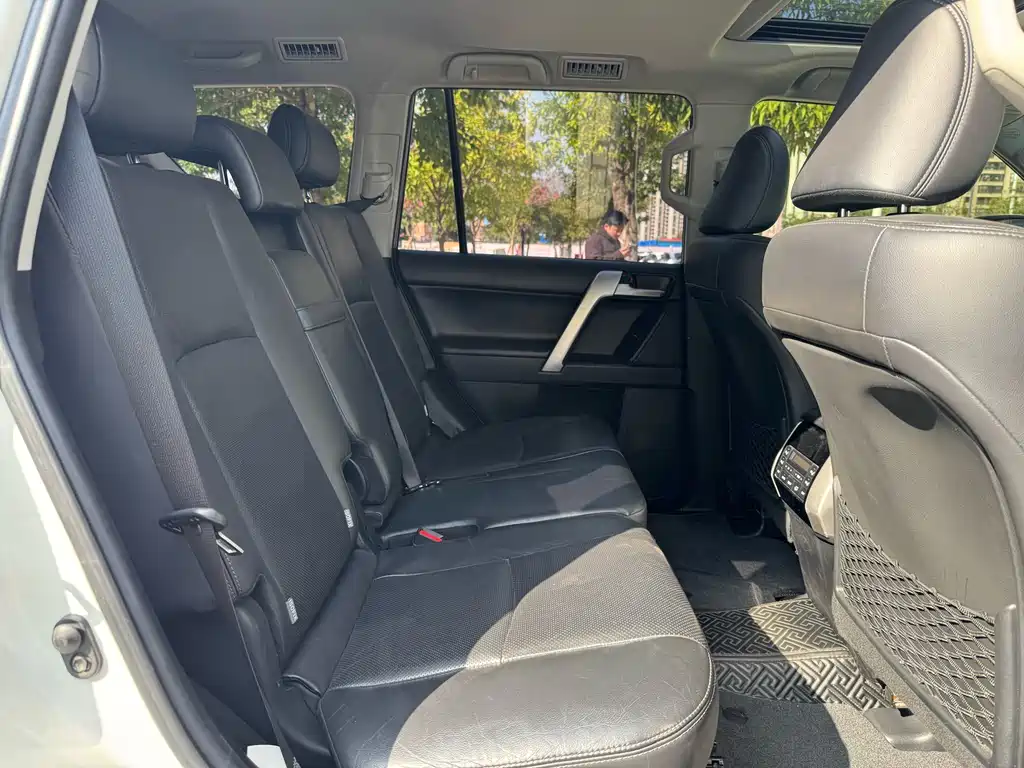 Toyota Prado 2019 — фото 18