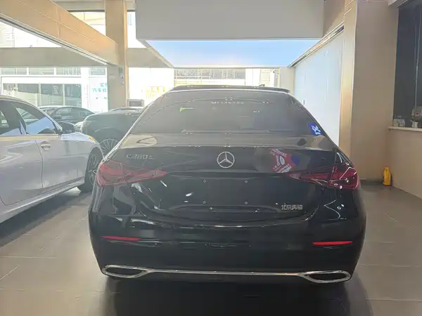 Mercedes-Benz C-Class 2024