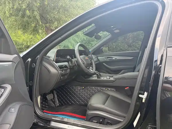 Cadillac CT5 2025