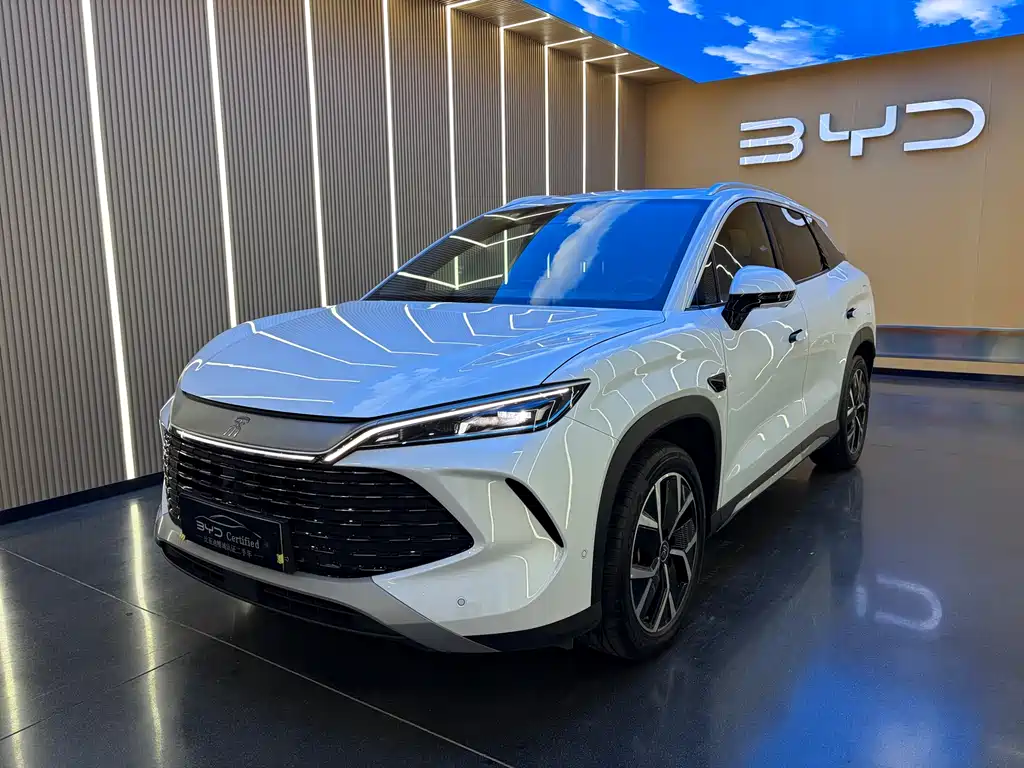 BYD L DM-i 2025 — фото 1