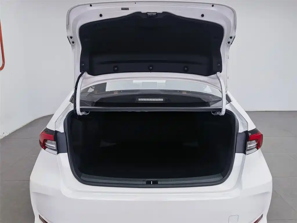 Toyota Corolla 2020 — фото 16