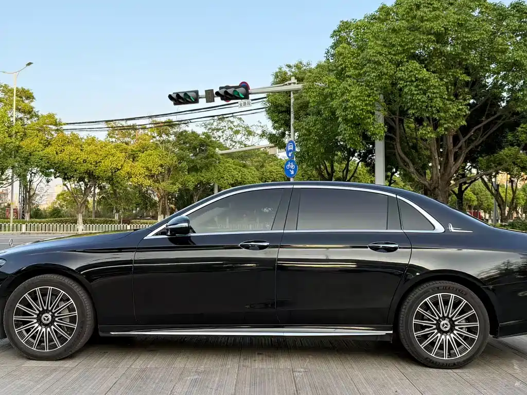 Mercedes-Benz E-Class 2019 — фото 10