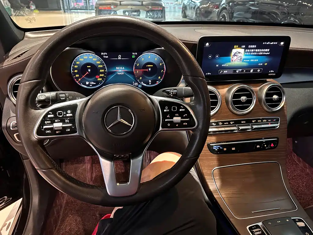 Mercedes-Benz GLC 2019 — фото 11