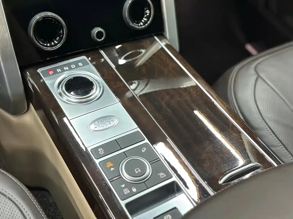 Land Rover Range Rover 2022 — фото 17