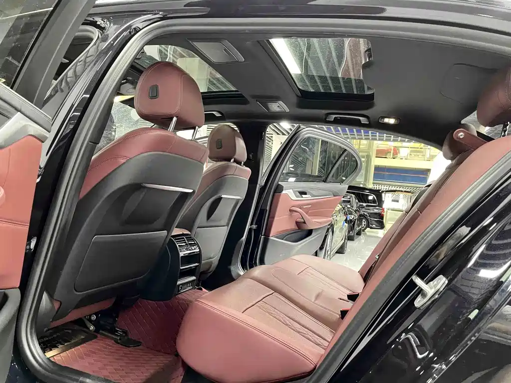 BMW 5 Series 2021