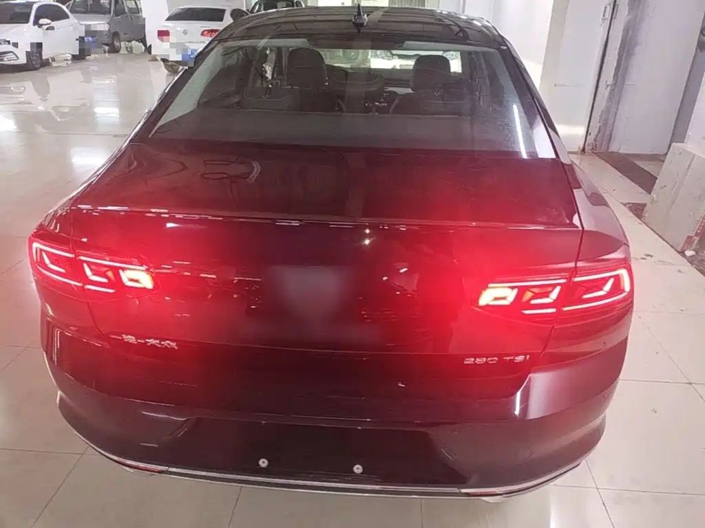 Volkswagen Magotan 2025