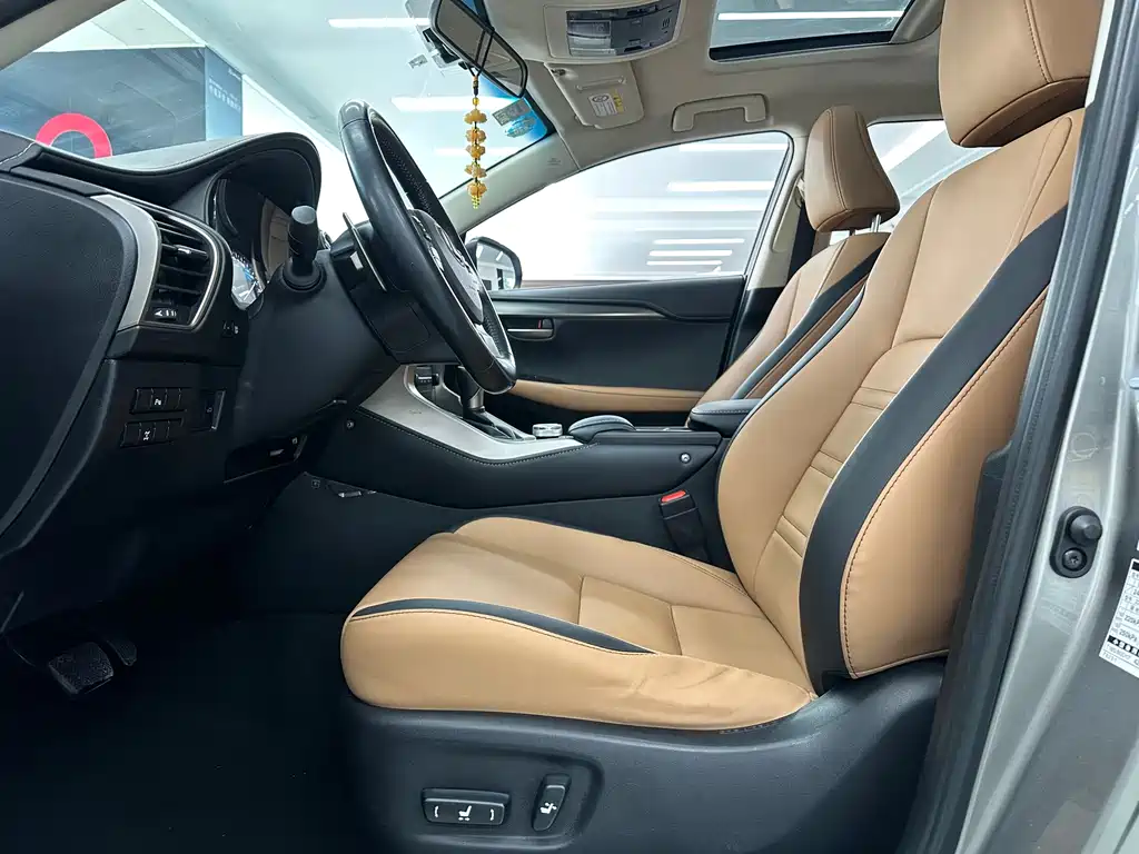 Lexus NX 2015 — фото 12