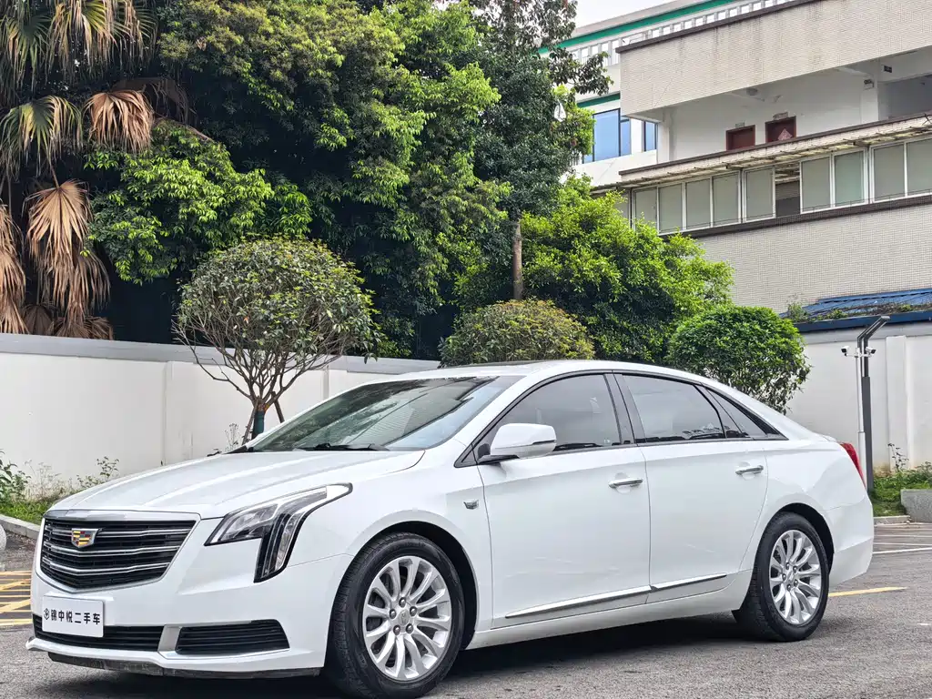 Cadillac XTS 2018 — фото 2
