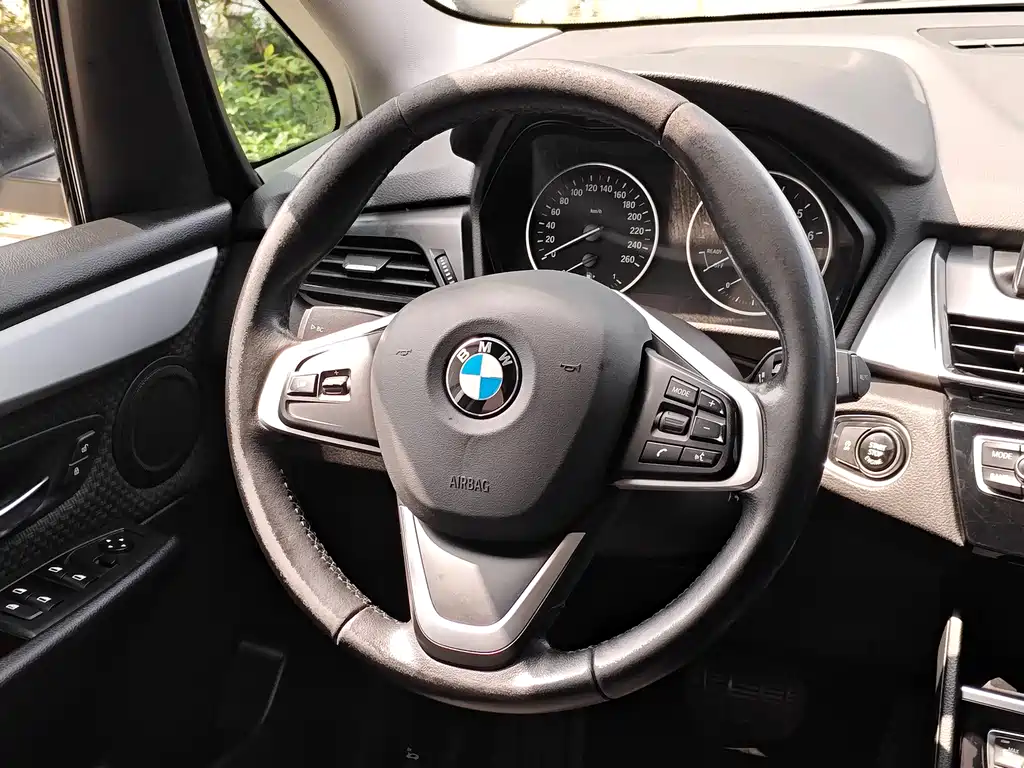 BMW 2 Series Gran Tourer 2017 — фото 17