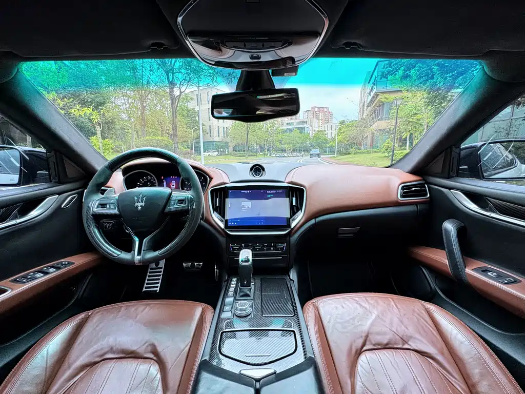 Maserati Ghibli 2014 — фото 11