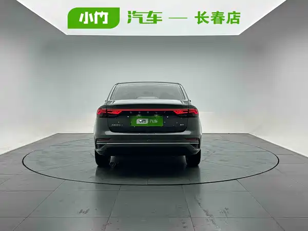 Geely Emgrand 2022
