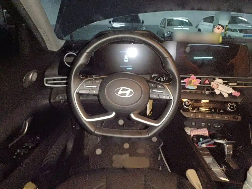 Hyundai Elantra 2024