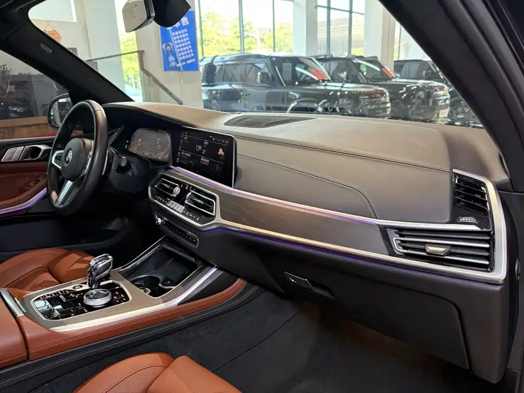 BMW X7 2020 — фото 26