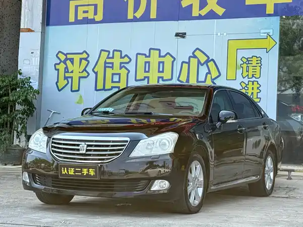 Toyota Crown 2010