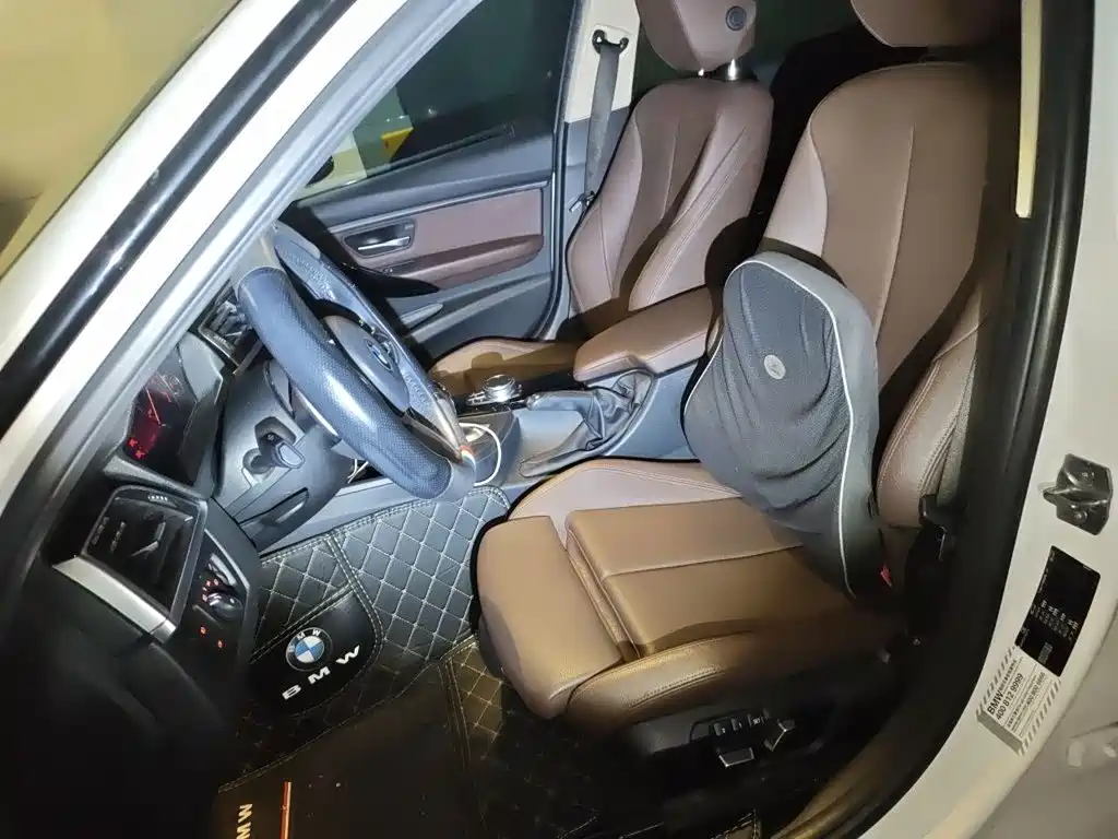 BMW 3 Series 2019 — фото 16