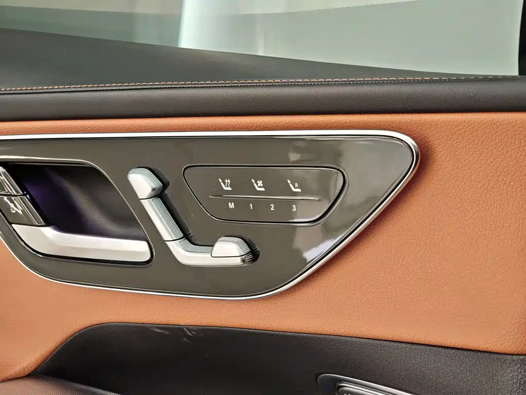Mercedes-Benz GLC 2023 — фото 15
