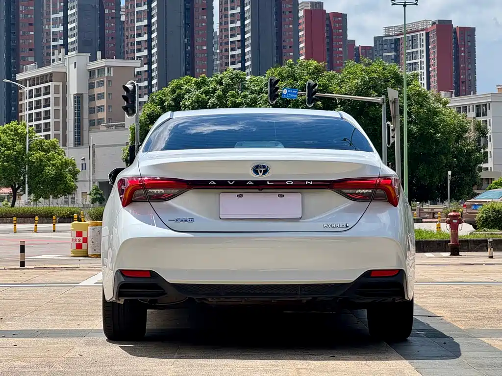 Toyota Avalon 2022 — фото 11