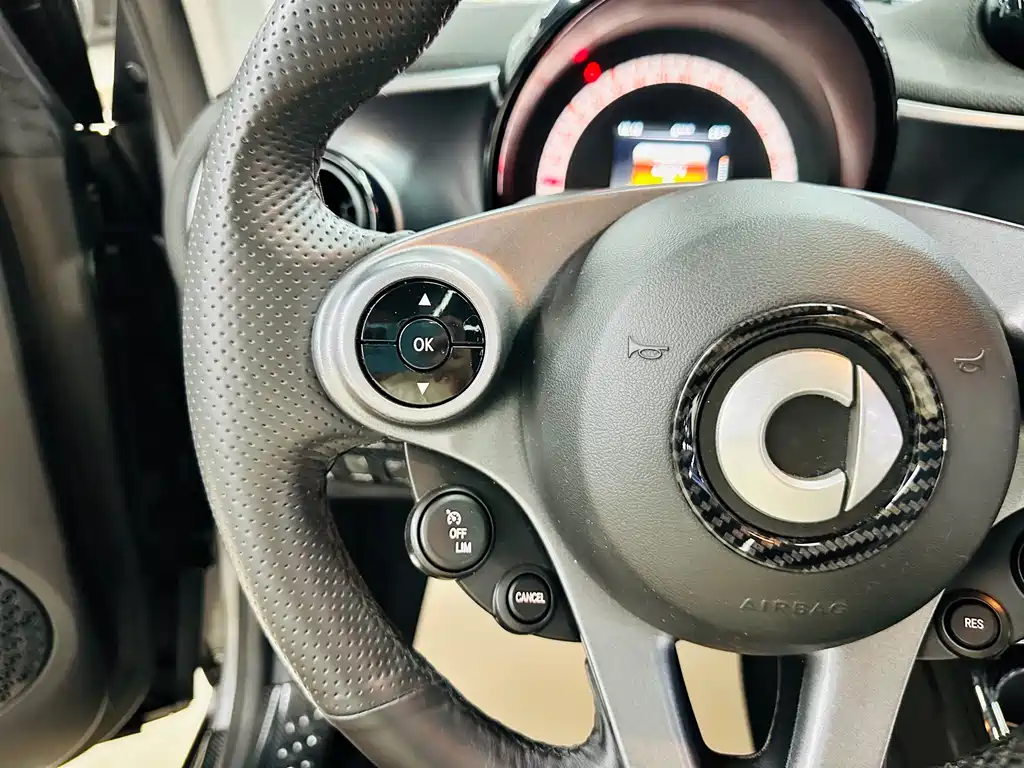 smart fortwo 2019 — фото 38