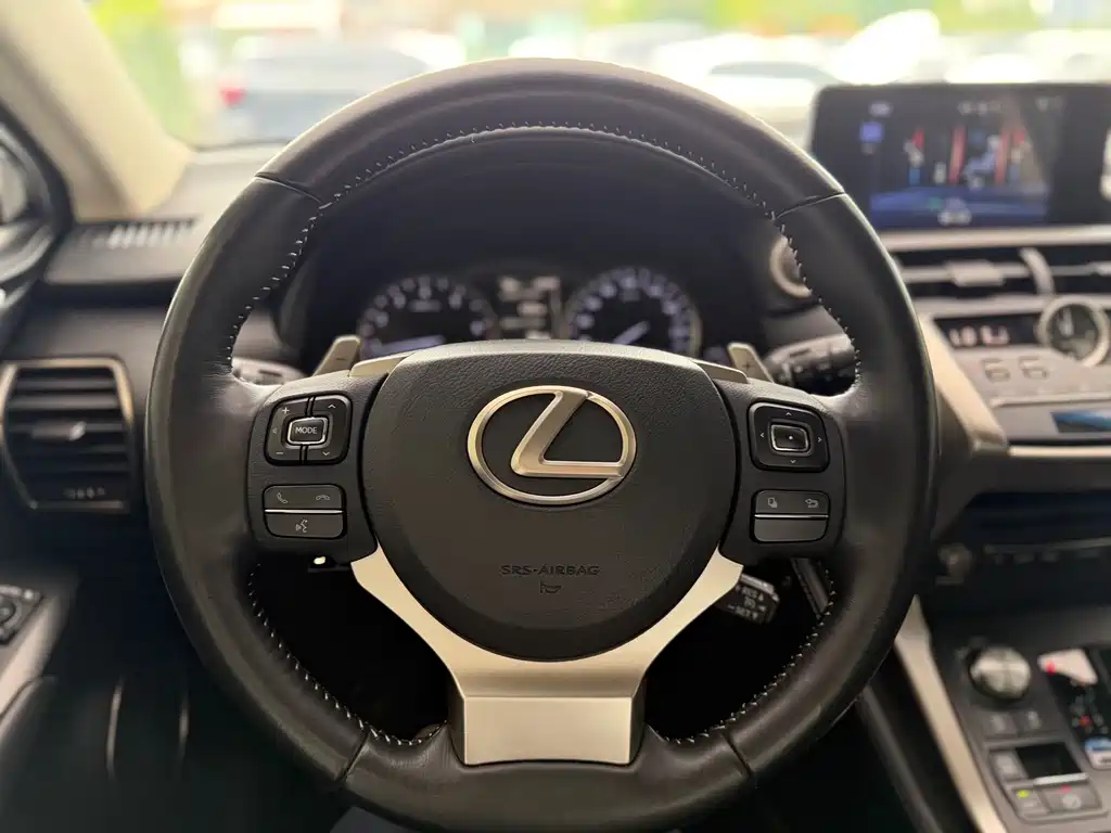 Lexus NX 2018 — фото 10