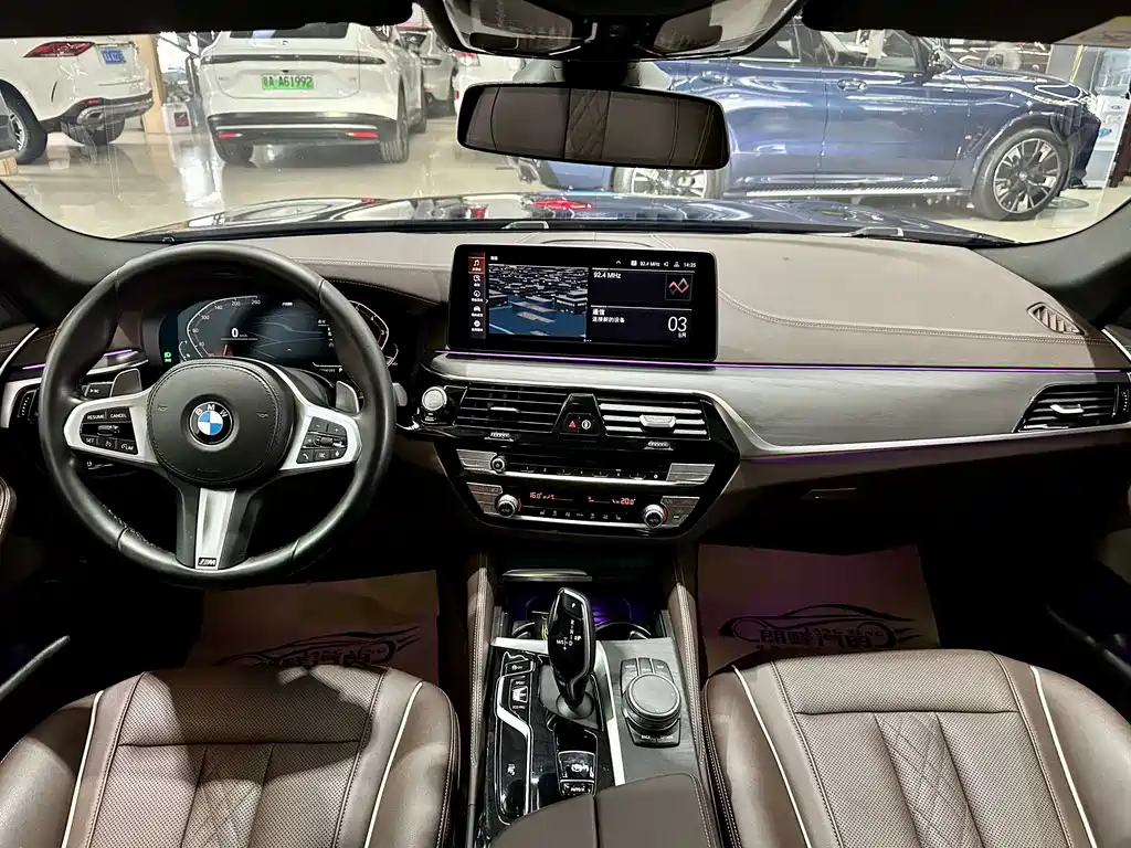 BMW 5 Series 2021 — фото 15