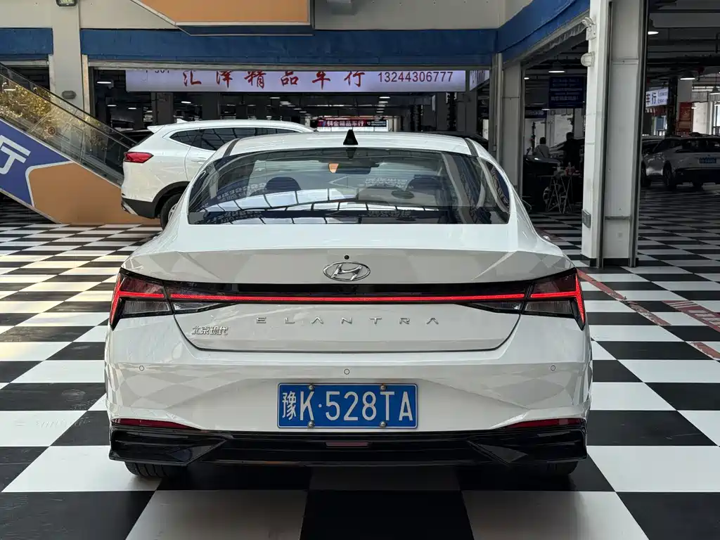 Hyundai Elantra 2023