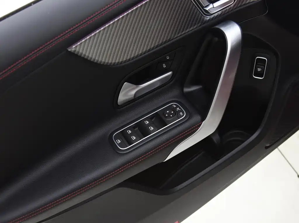 Mercedes-Benz A-Class 2023 — фото 10