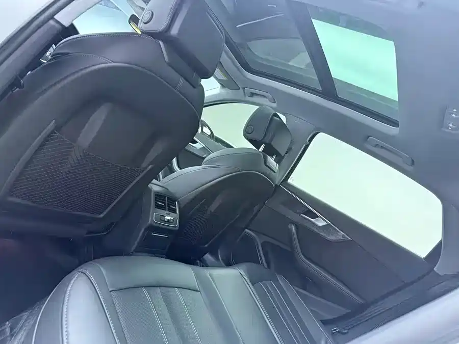 Audi A4L 2022 — фото 9